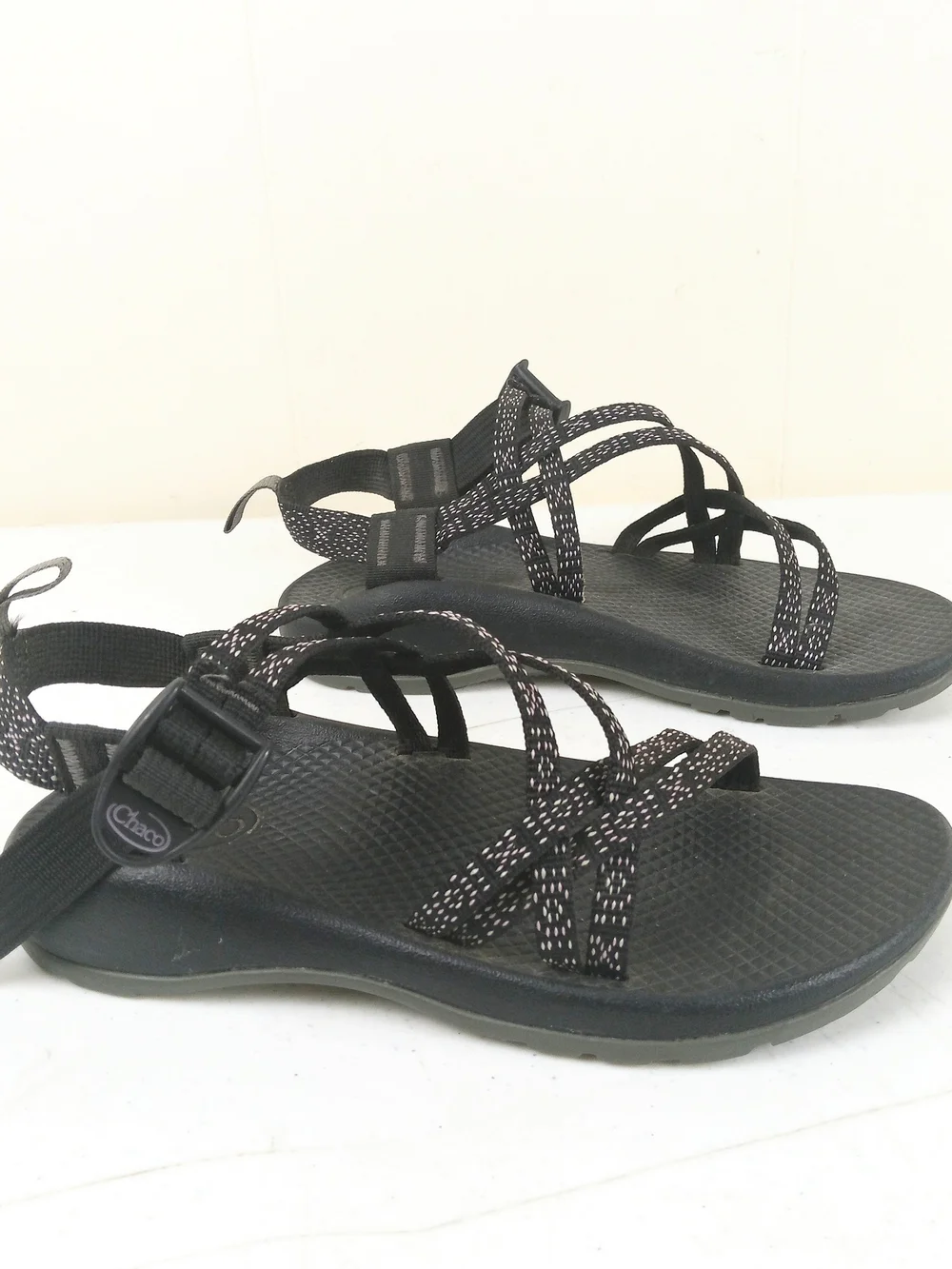 Chaco Youth Black Strappy Sport Hiking Sandals Outdoor Trail Travel Size 4